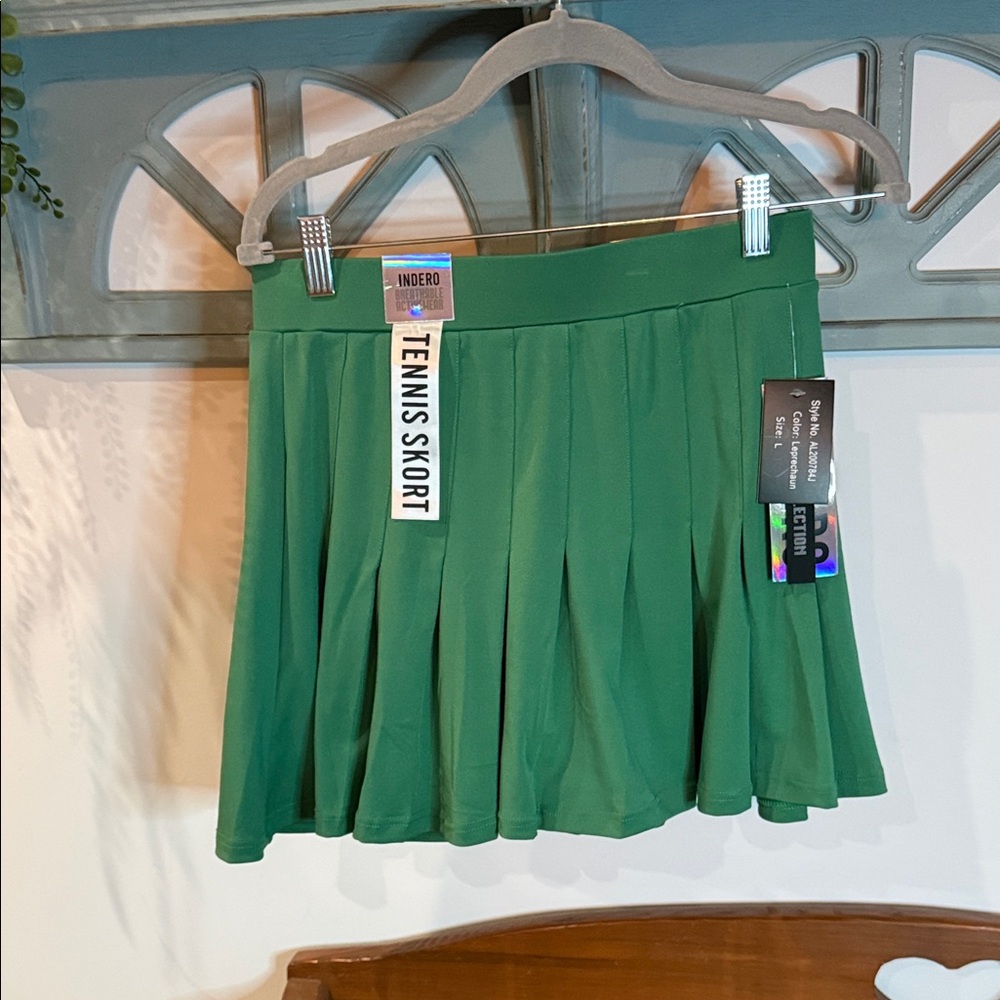 Indero Green Tennis or Pickleball Skort Size Large NWT